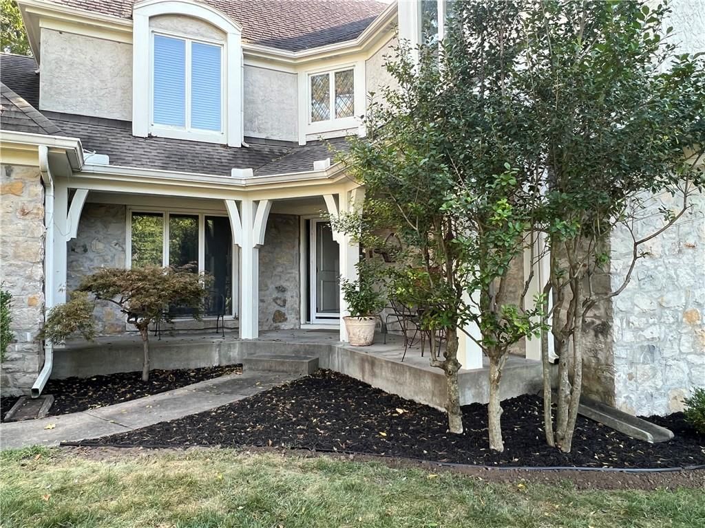 3905 W 101st Terrace — photo 2