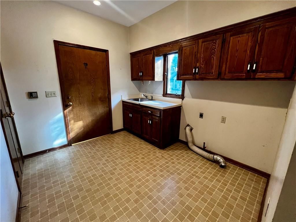 3905 W 101st Terrace — photo 42