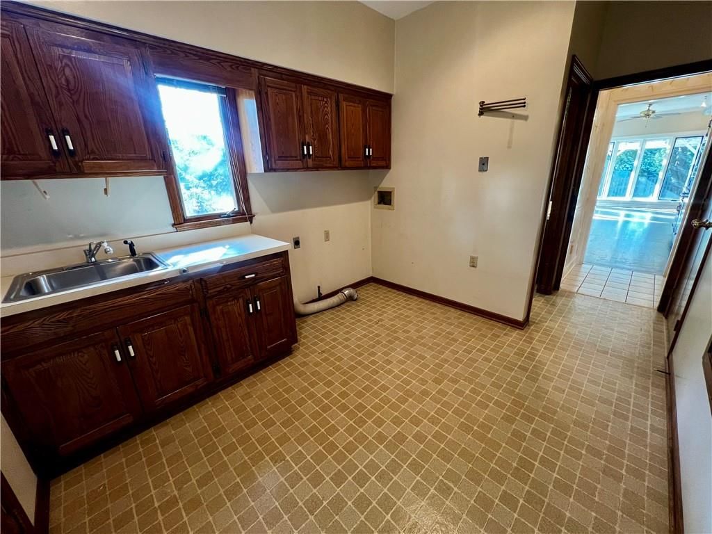 3905 W 101st Terrace — photo 44
