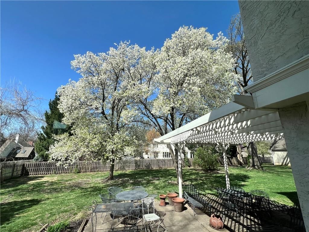 3905 W 101st Terrace — photo 47