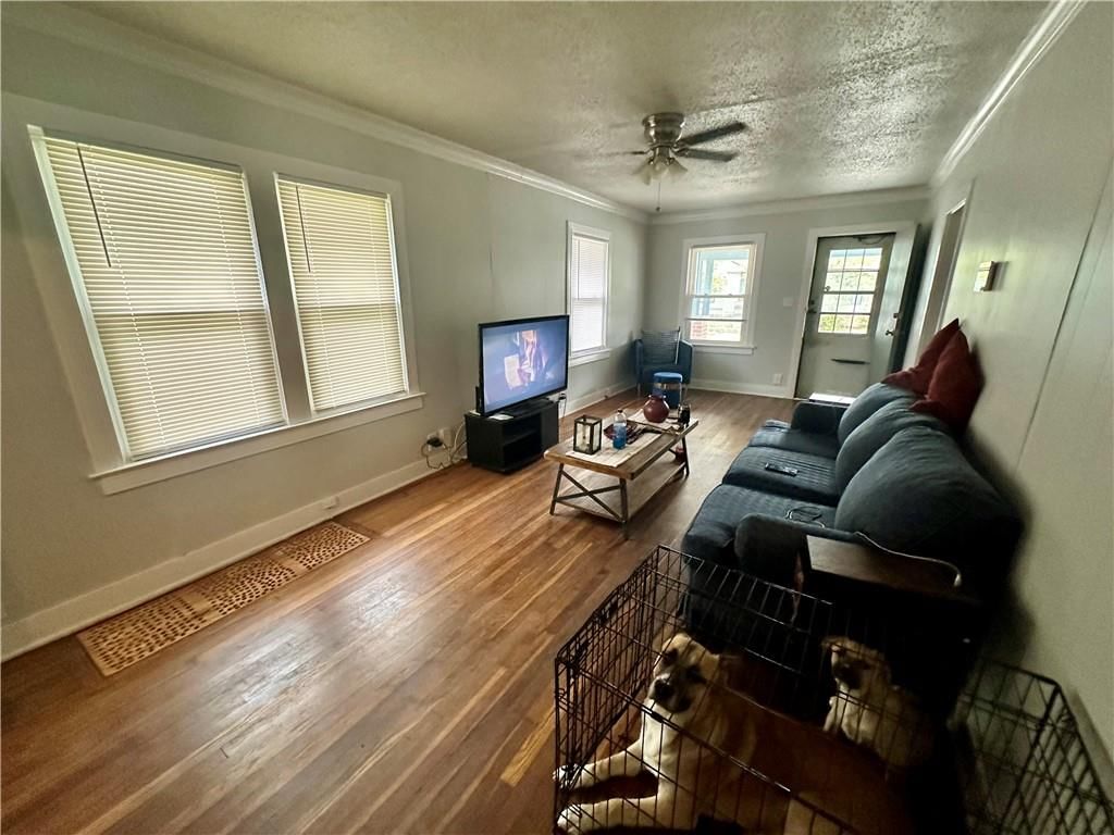 2303 E 41st Street E — photo 2