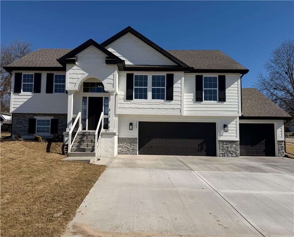 1209 Noah Lane, Kearney, MO