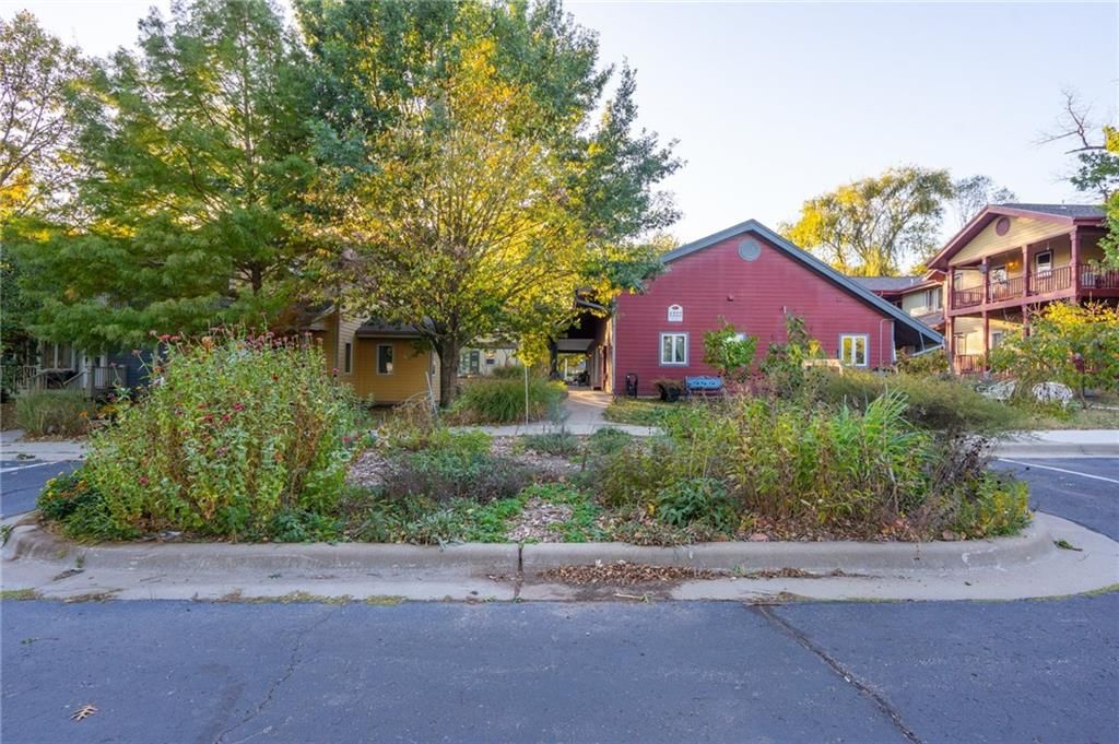 1218 Delaware Street — photo 47
