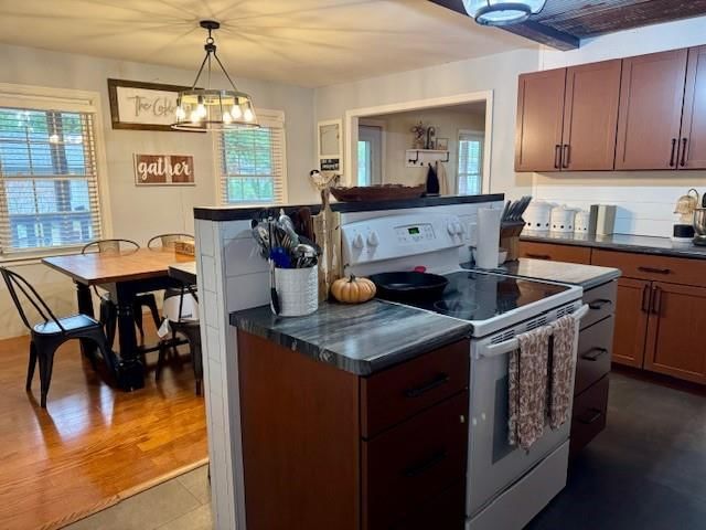 602 W Broadway Street — photo 13