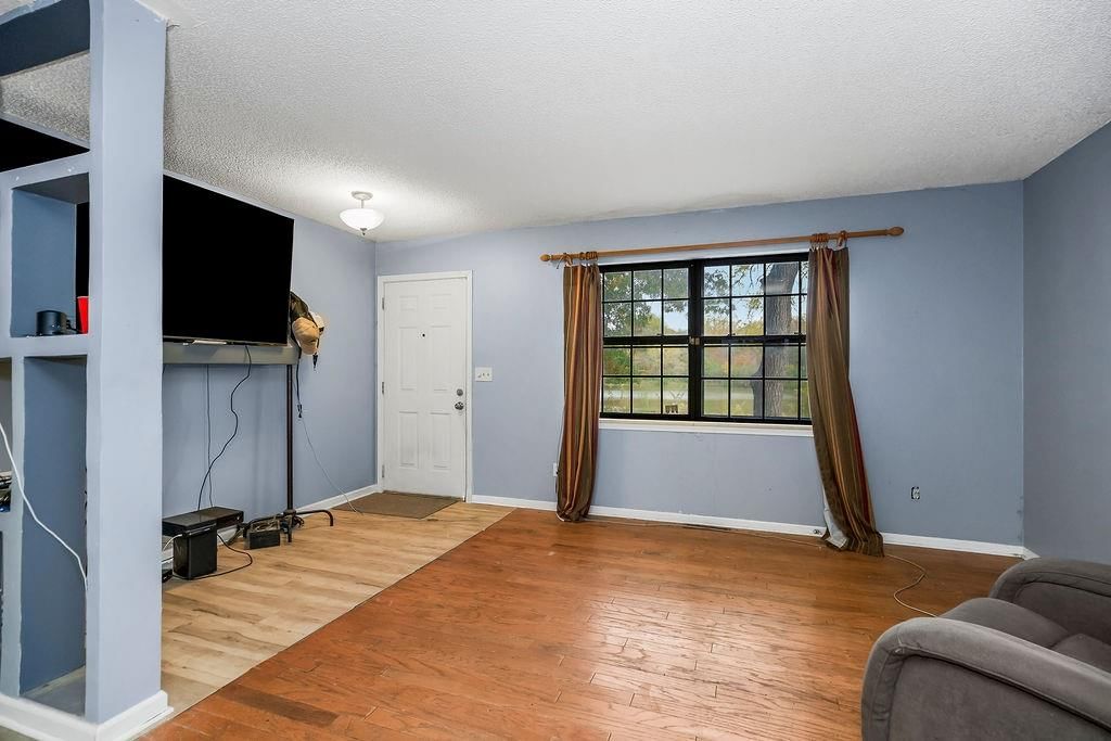 1504 N Emery Street — photo 3