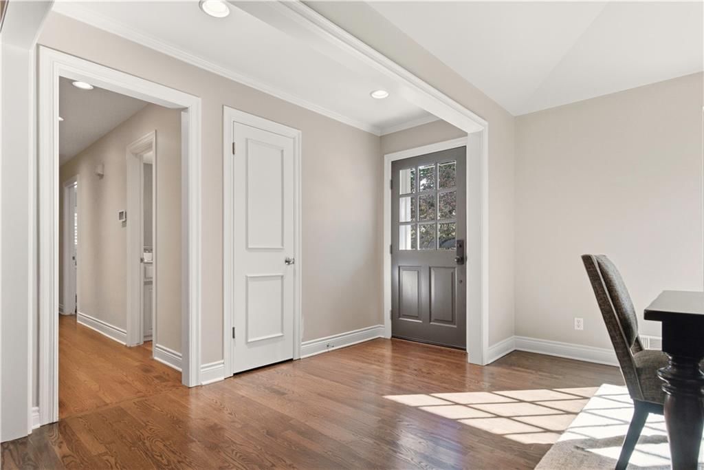 3204 W 81st Terrace — photo 6