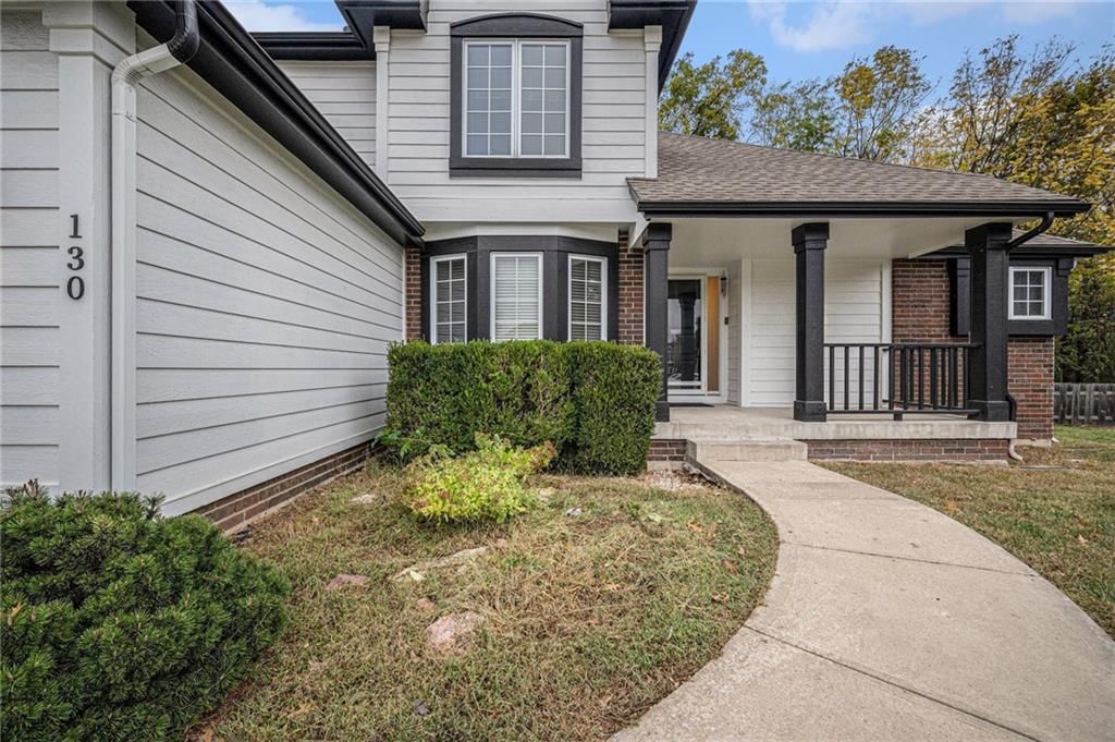 130 SE Somerset Court — photo 3