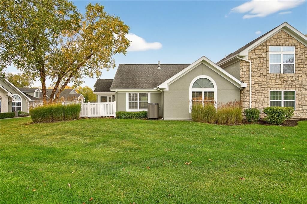 23154 W 71 Terrace, Shawnee, KS