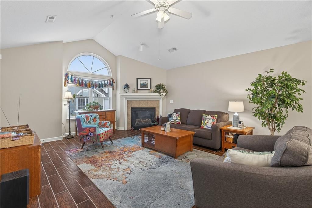23154 W 71 Terrace — photo 4