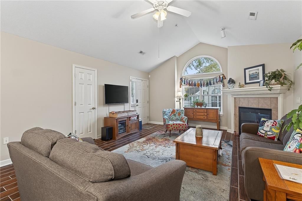 23154 W 71 Terrace — photo 8