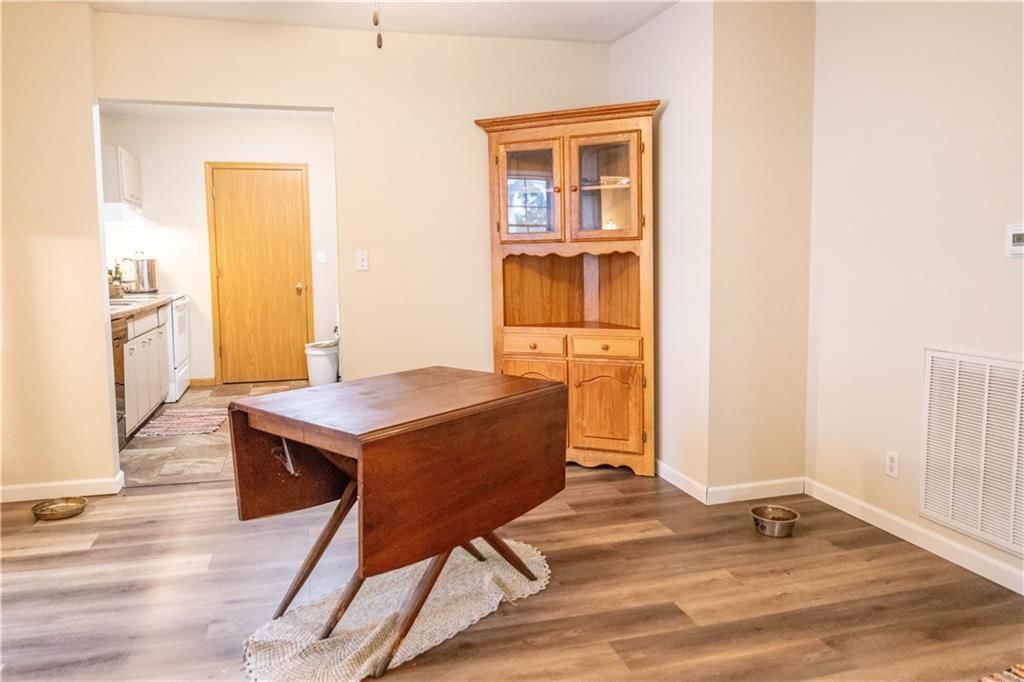 261 W Jackson Street — photo 5