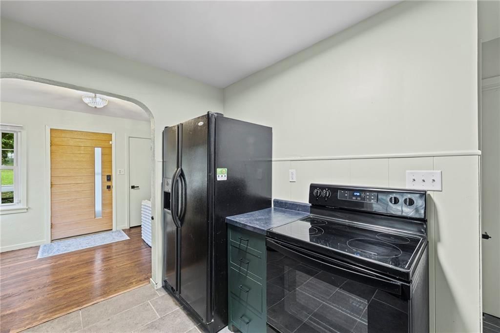 Photo 8 of 28 - 5440 N Tracy Avenue