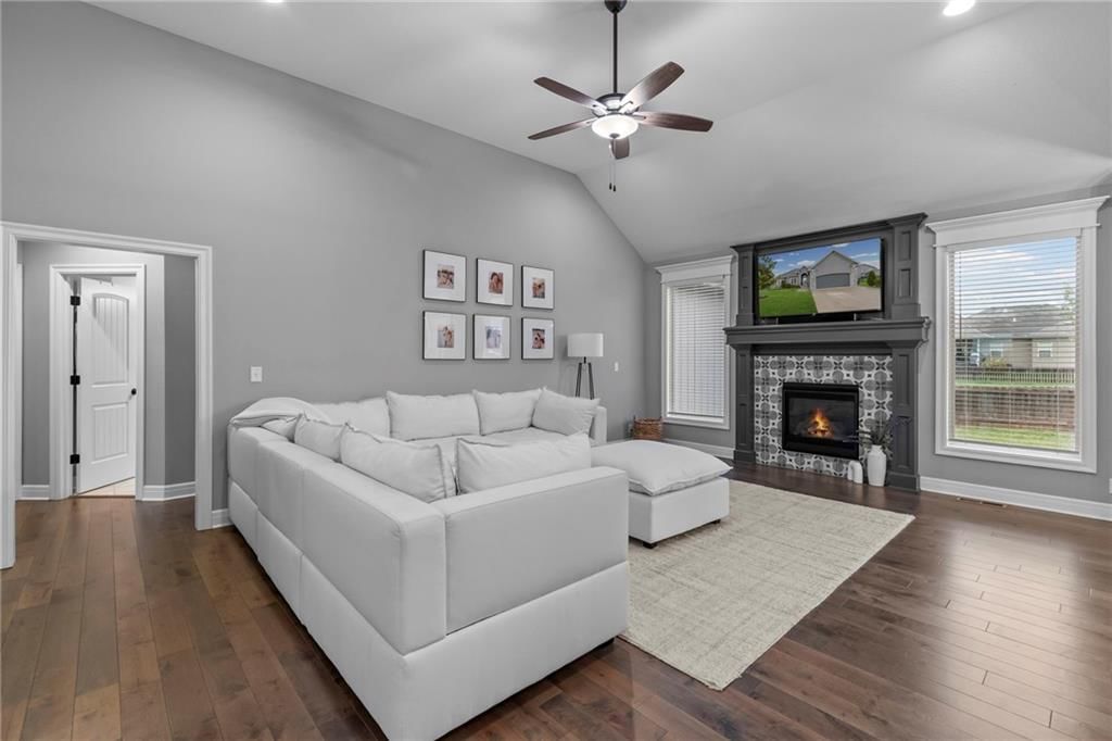 4812 SW 5th Street — photo 4
