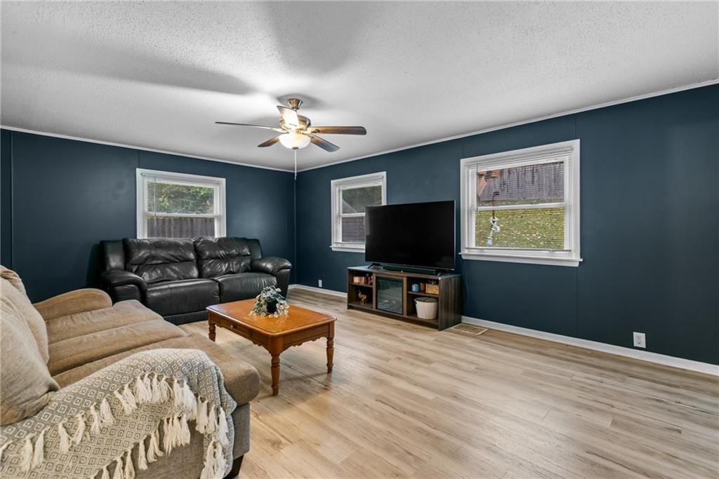 5708 N Woodland Avenue — photo 9