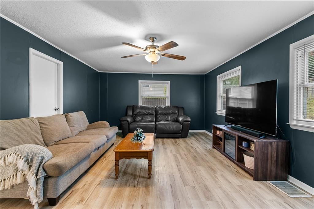 5708 N Woodland Avenue — photo 10