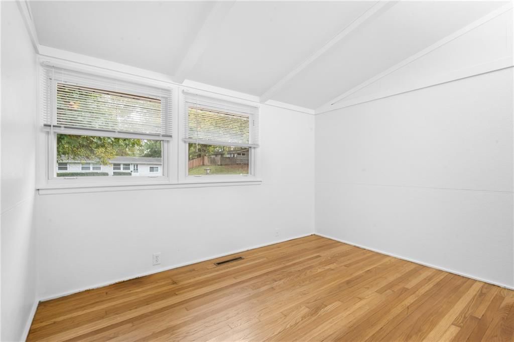5708 N Woodland Avenue — photo 16