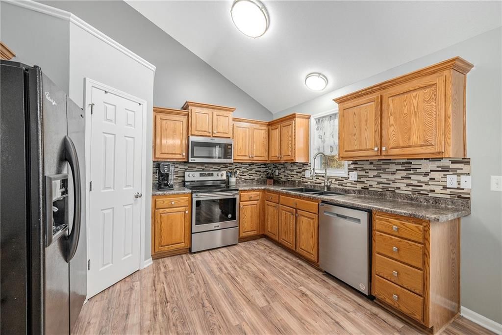 254 W Cheyenne Street — photo 8