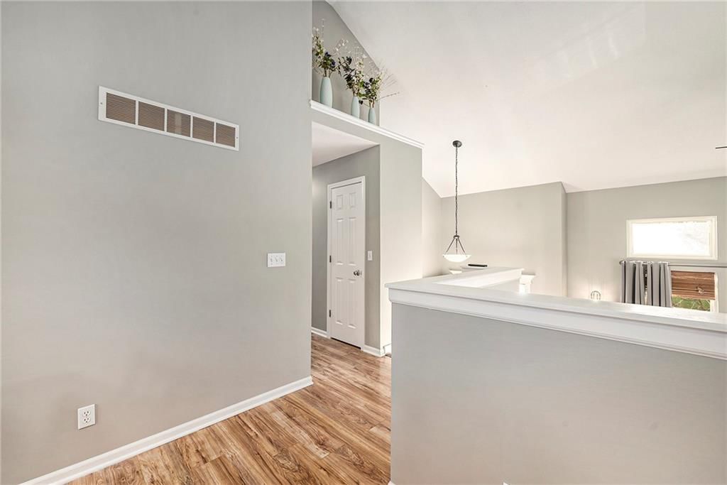 254 W Cheyenne Street — photo 11