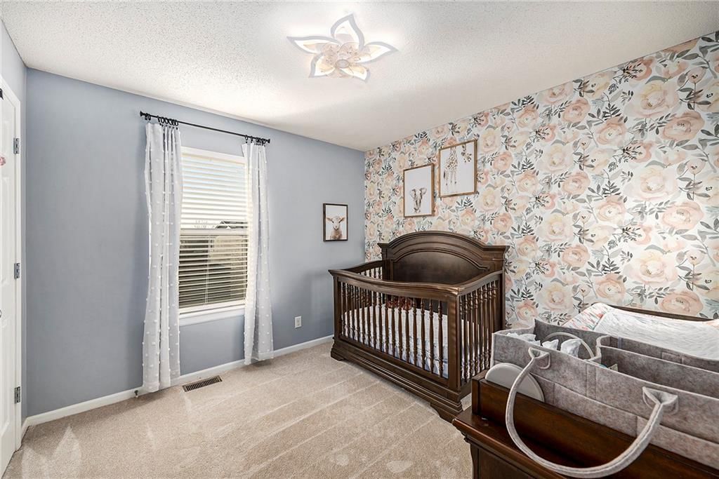 254 W Cheyenne Street — photo 16