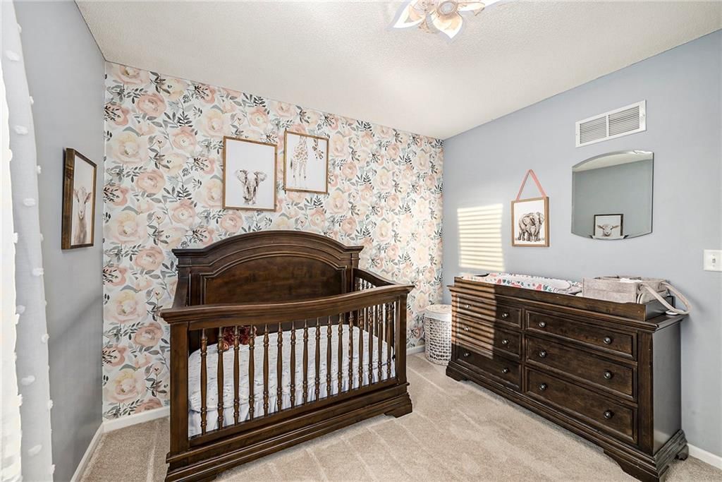 254 W Cheyenne Street — photo 17