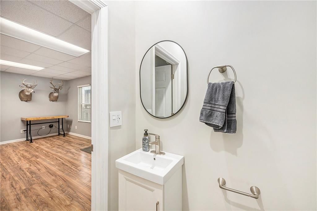 254 W Cheyenne Street — photo 23