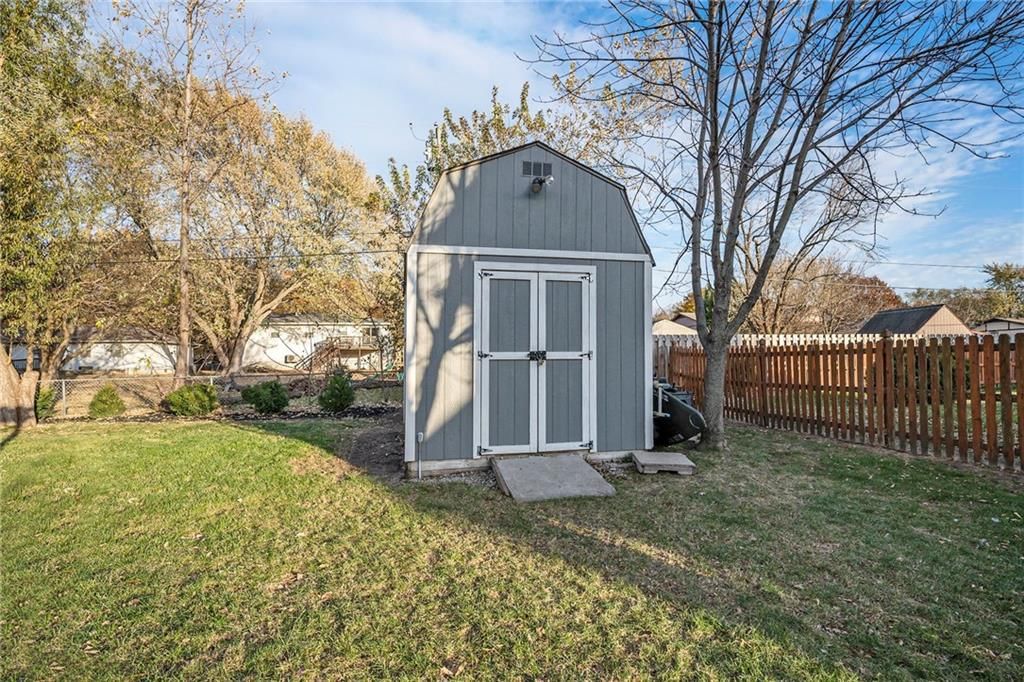 254 W Cheyenne Street — photo 28