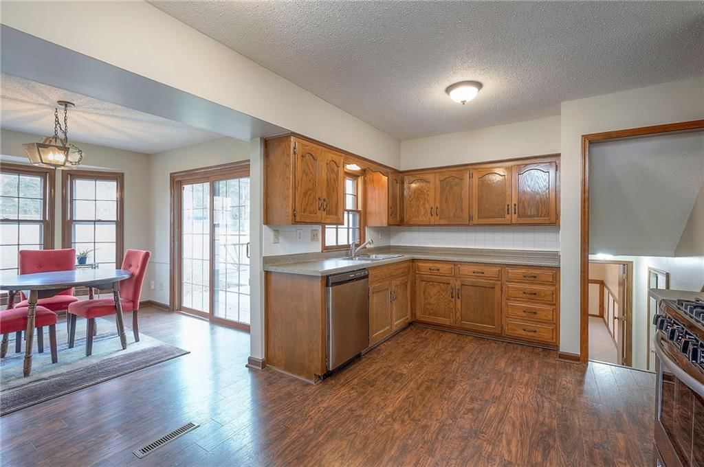 13921 S Brookwood Court — photo 12