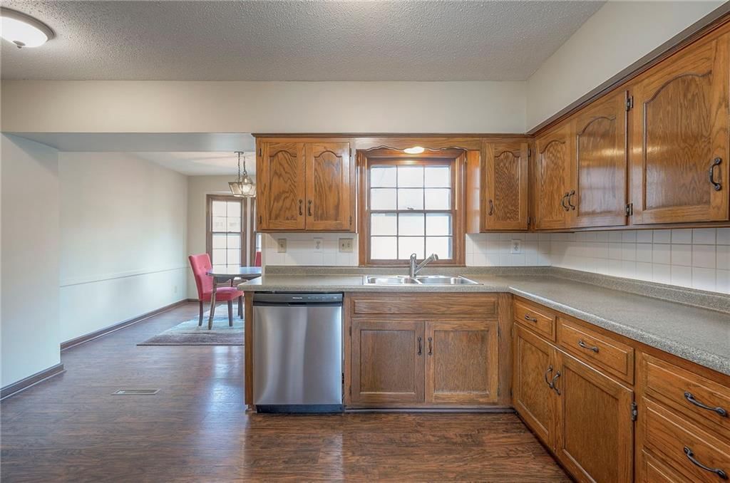 13921 S Brookwood Court — photo 14