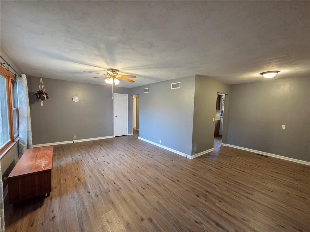 524 Pin Oak Street — photo 3