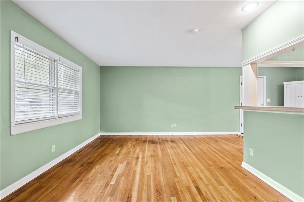 Photo 5 of 26 - 6404 W 82nd Street