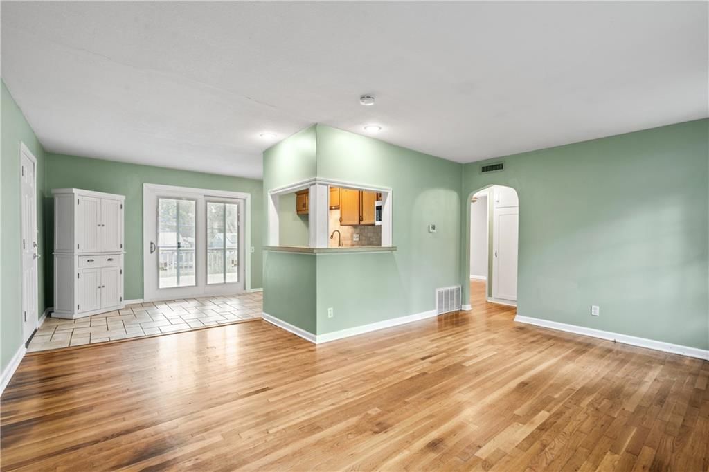 Photo 7 of 26 - 6404 W 82nd Street