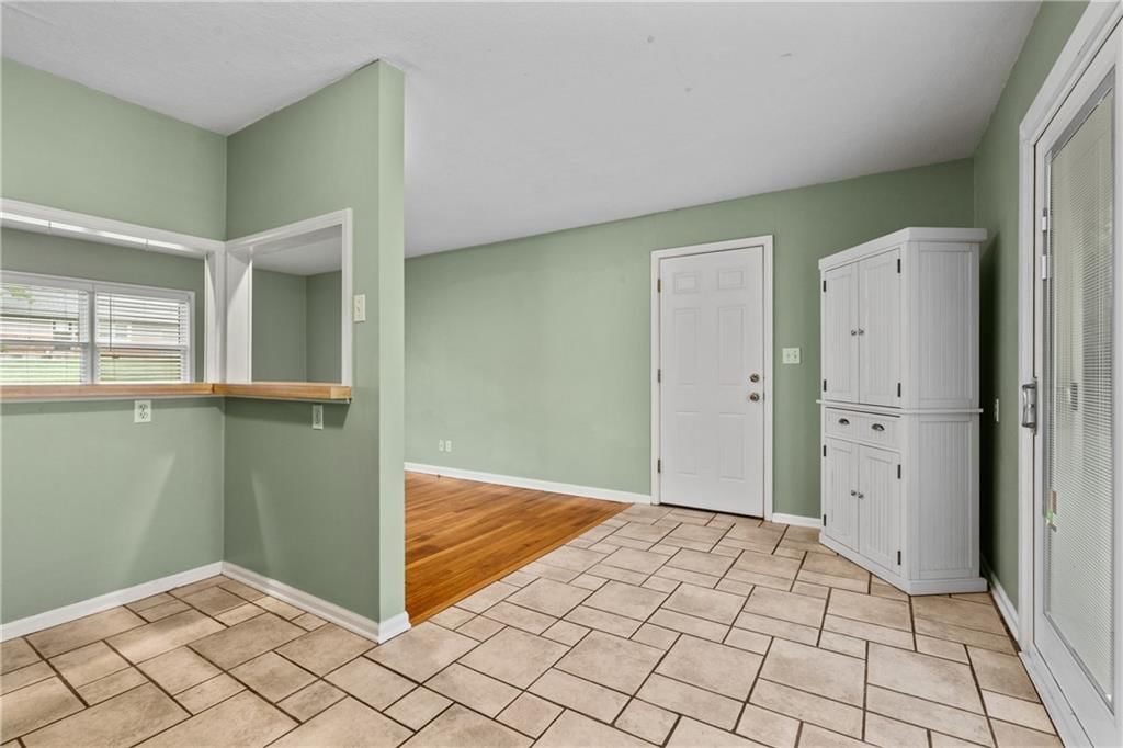 Photo 13 of 26 - 6404 W 82nd Street
