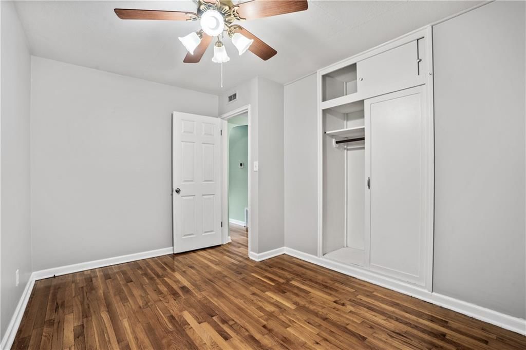 Photo 15 of 26 - 6404 W 82nd Street