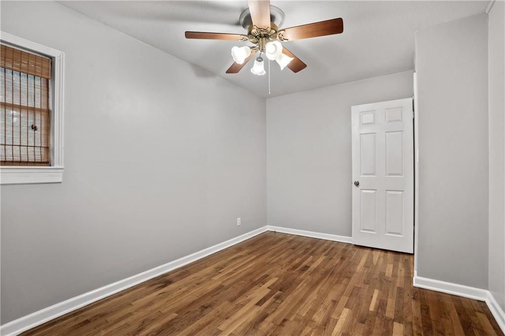 Photo 16 of 26 - 6404 W 82nd Street