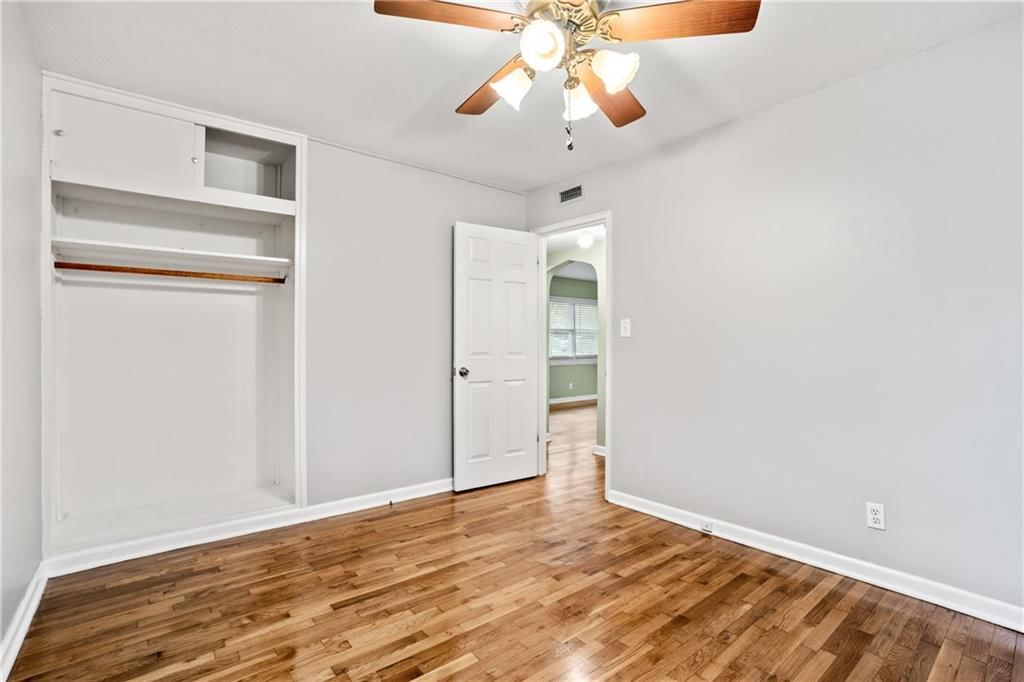 Photo 19 of 26 - 6404 W 82nd Street