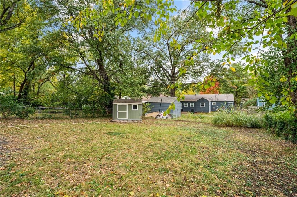 Photo 24 of 26 - 6404 W 82nd Street