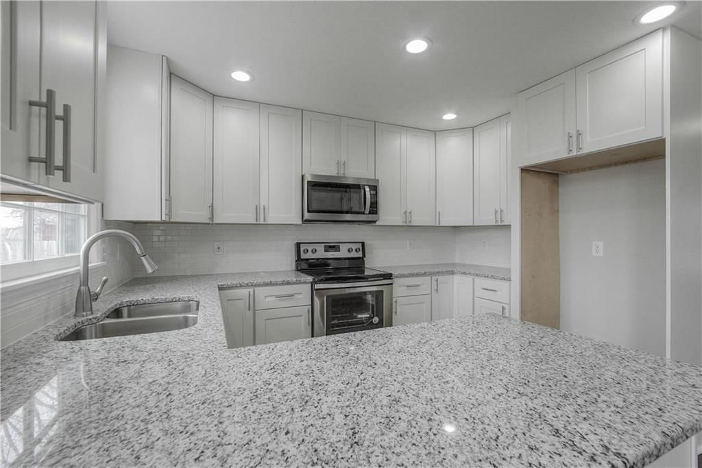 14036 W 113th Street — photo 7