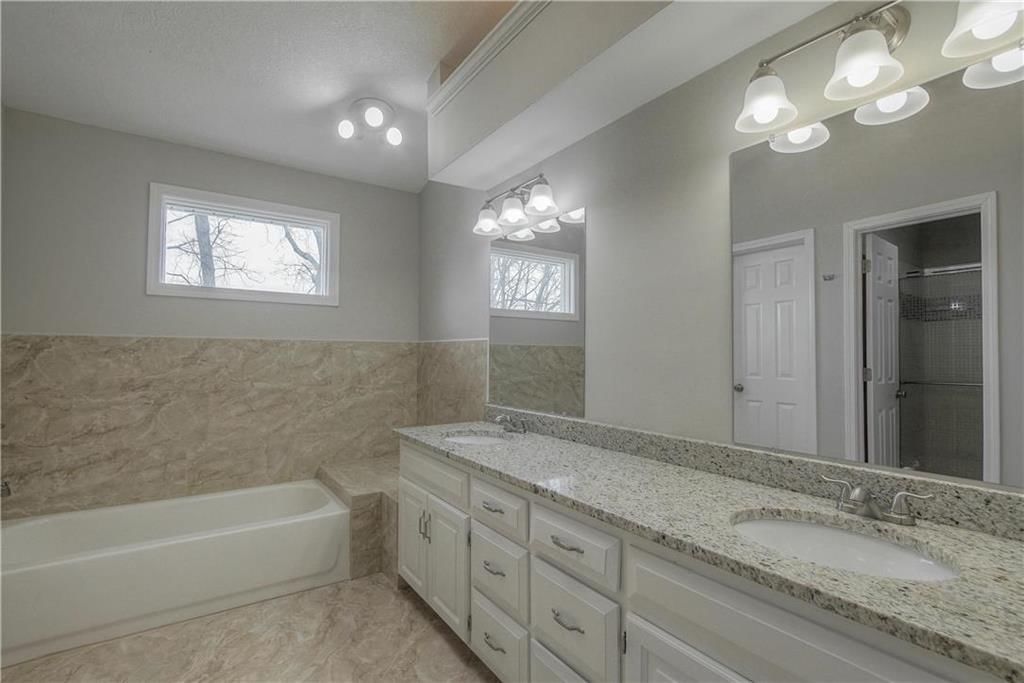 14036 W 113th Street — photo 16