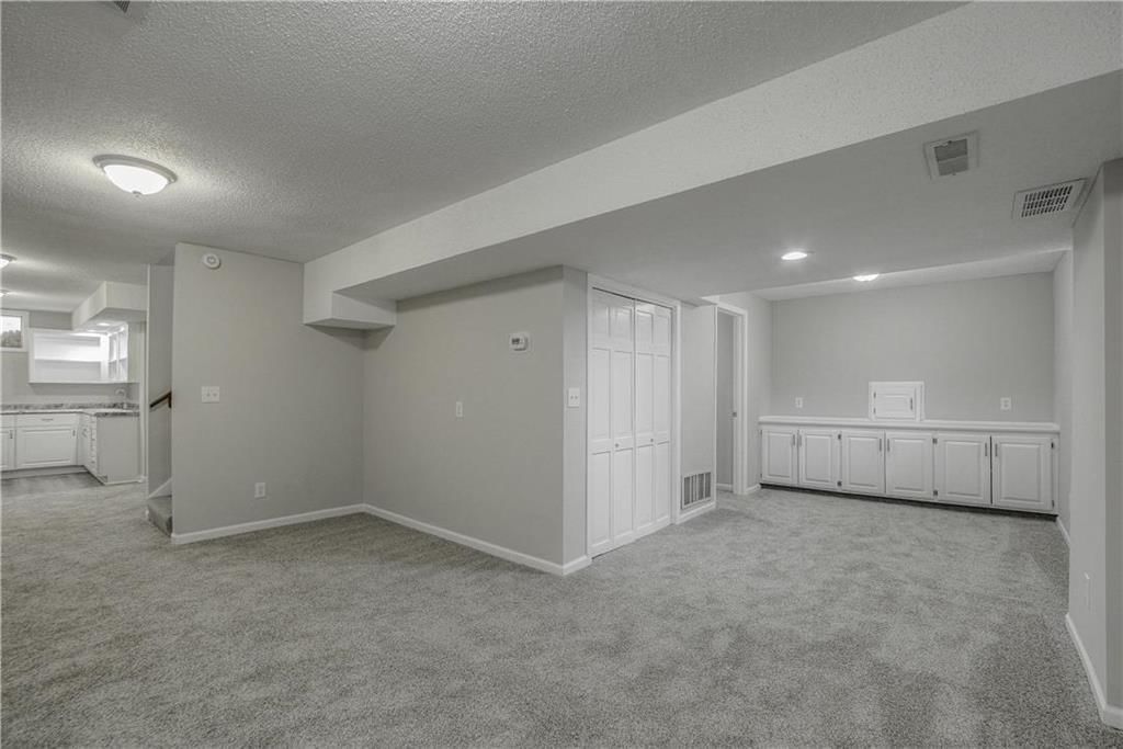 14036 W 113th Street — photo 21