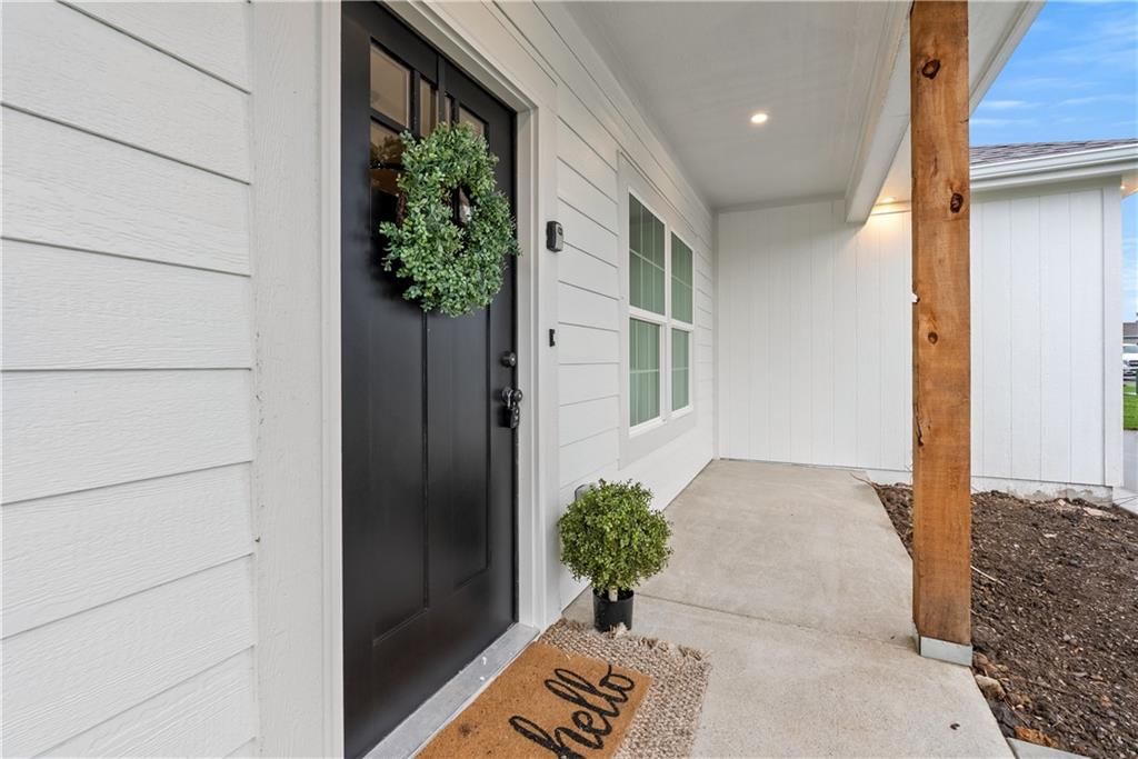 216 S Devin Street — photo 3