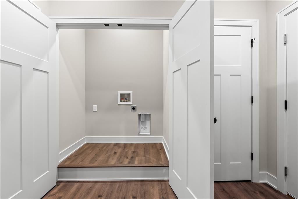 216 S Devin Street — photo 15