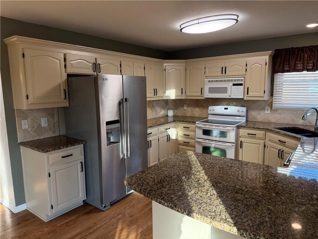 401 W Olive Street — photo 16