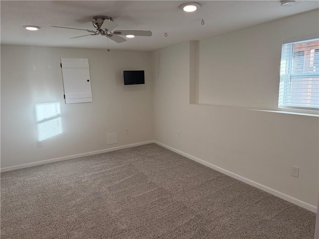 401 W Olive Street — photo 52