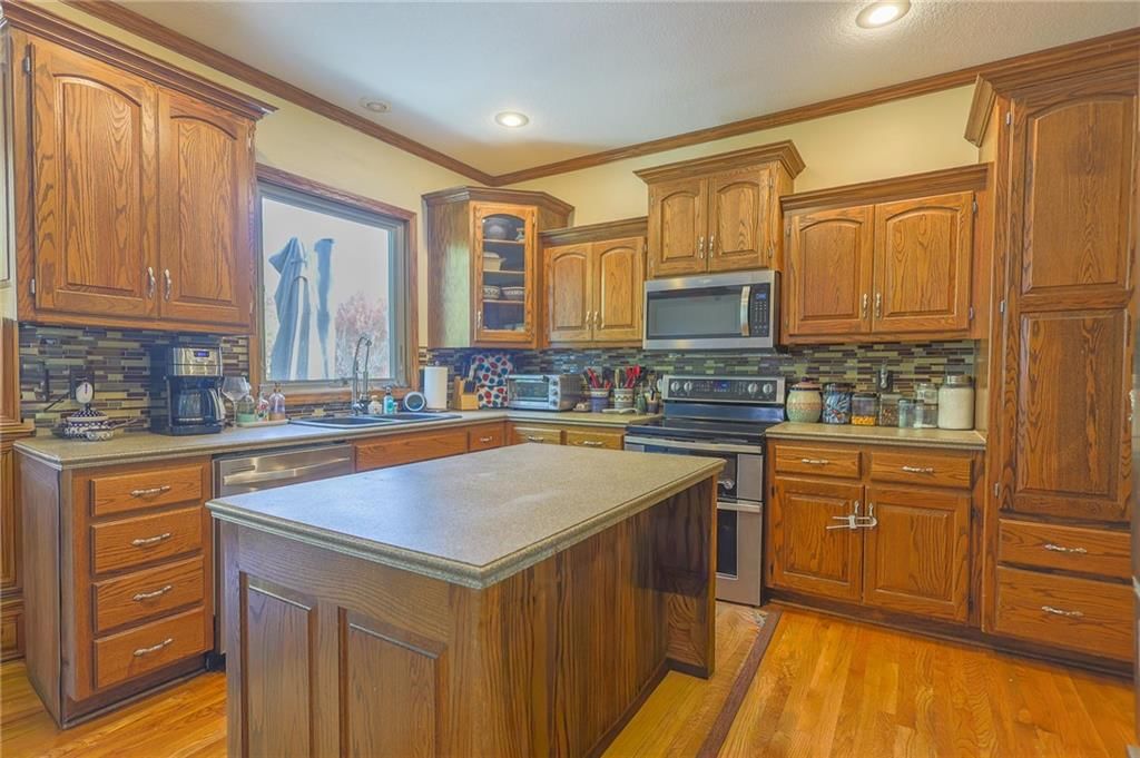 9001 N MANNING Avenue — photo 7
