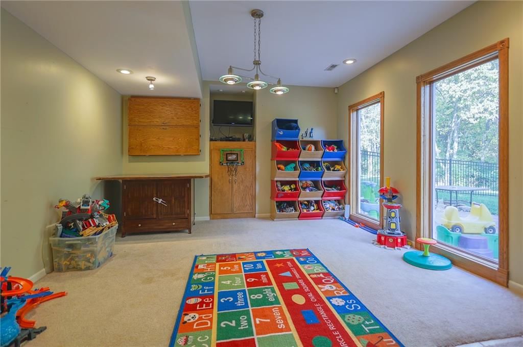 9001 N MANNING Avenue — photo 26