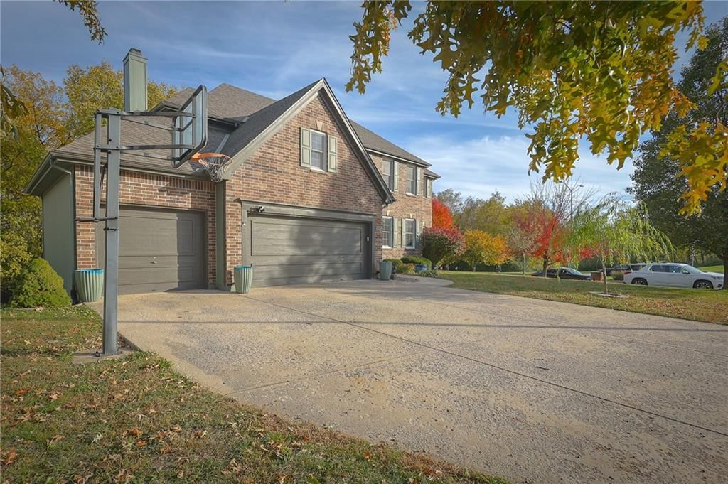 9001 N MANNING Avenue — photo 37