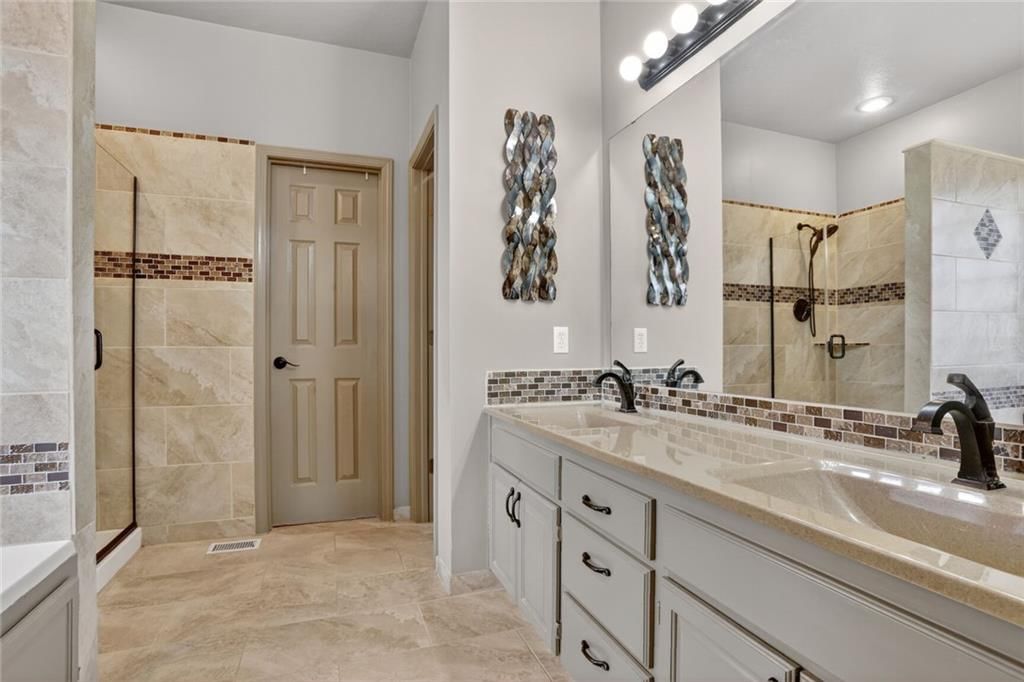 600 S Fox Ridge Drive — photo 18