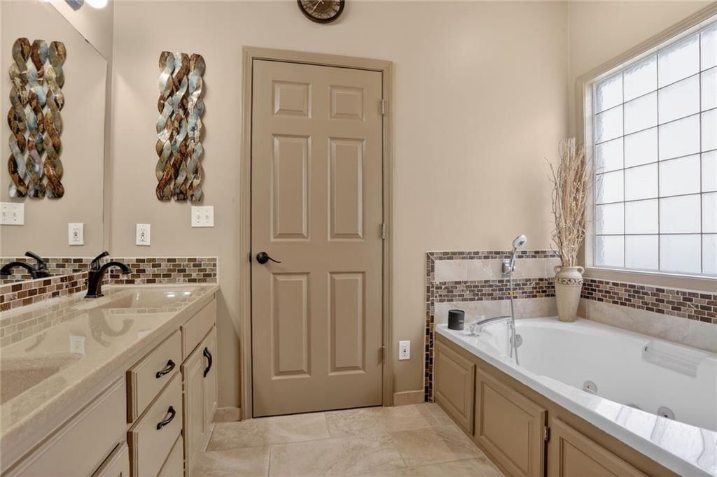 600 S Fox Ridge Drive — photo 19