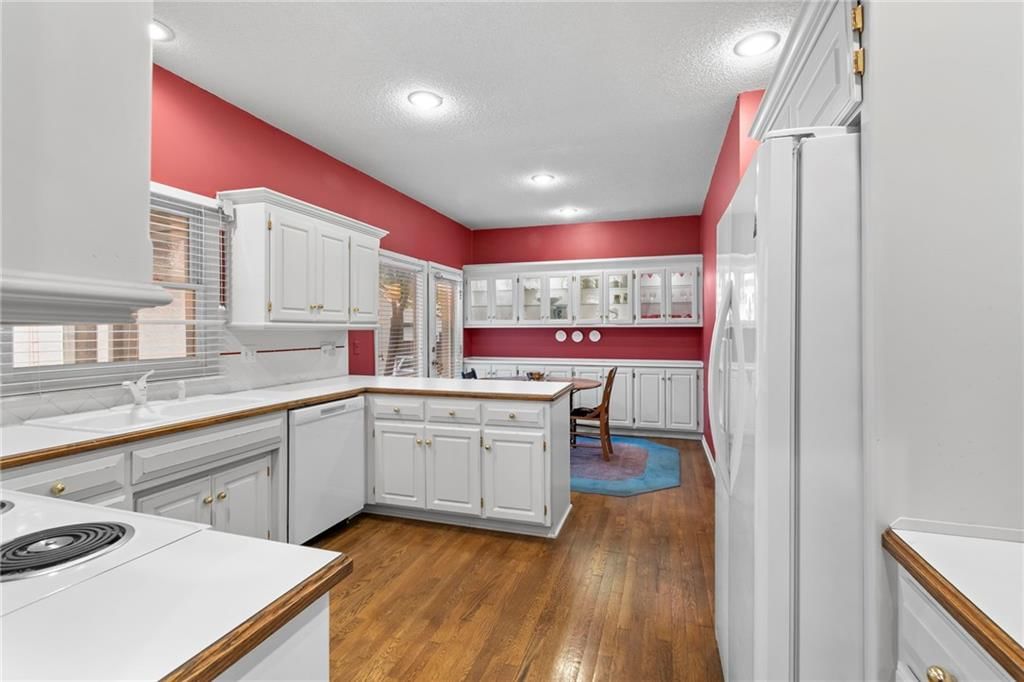 12710 Cambridge Lane — photo 6