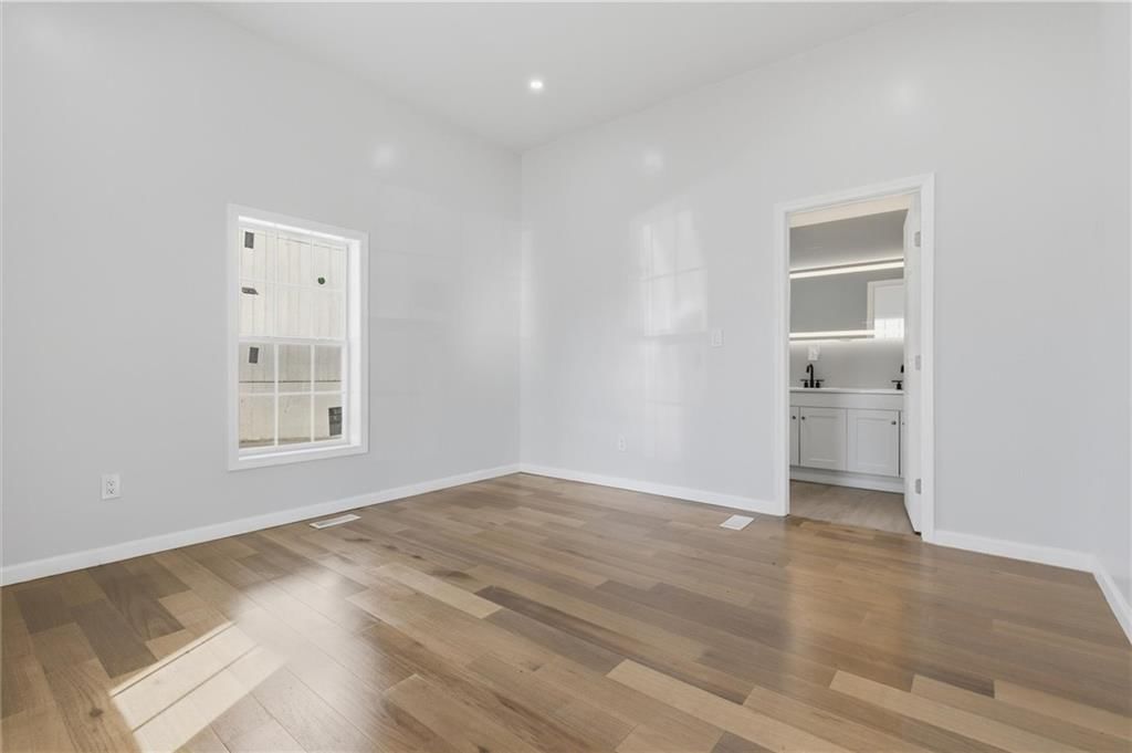 305 W 5th Street — photo 7